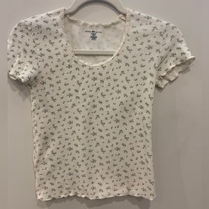 Brandy melville t-shirt
